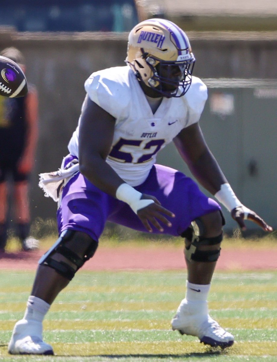 JuCoFootballACE's tweet photo. Devin Davis @dtfromtheville1 @ Butler JuCo @ButlerGrizzlyFB picks up @UAB_FB Offer @CoachBVignery https://t.co/auI83tGBHT