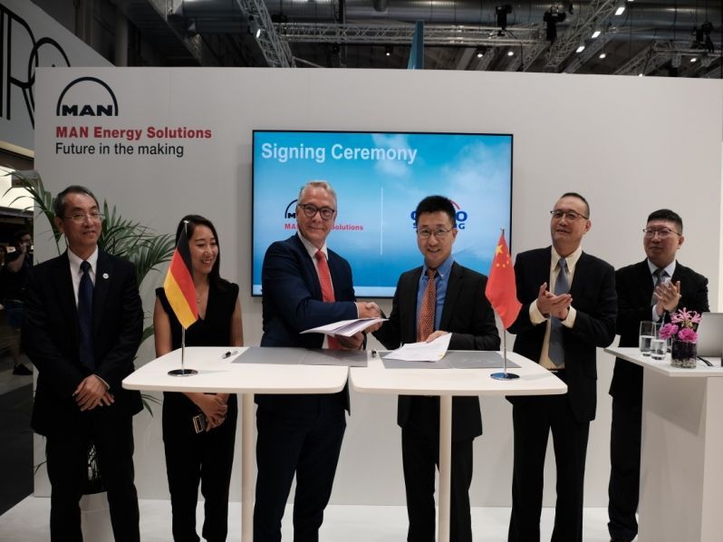 mundomaritimo's tweet image. #MANPrimeServ firma un acuerdo de cooperación de servicios integrales con Cosco Shipping @man_e_s #MundoMaritimo buff.ly/4e9ZJEL