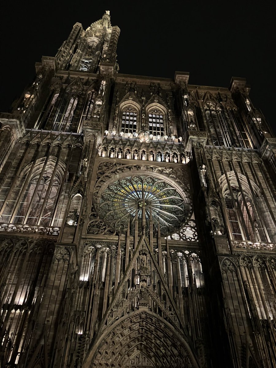 <a href="/EscAmiens/">ESC Amiens</a> présente au CCINERGIES 2024 aux côtés de <a href="/FanyRuin/">Fany Ruin Pro</a> <a href="/fany_ruin/">Fany RUIN</a>. 1200 participants ce soir à Strasbourg !