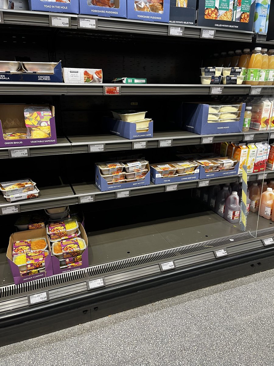 KarenSweebella's tweet photo. @AldiUK I’ve realised why people spend less at Aldi, it’s because they can’t actually buy anything and this was a Monday morning! https://t.co/J6XUIACudh