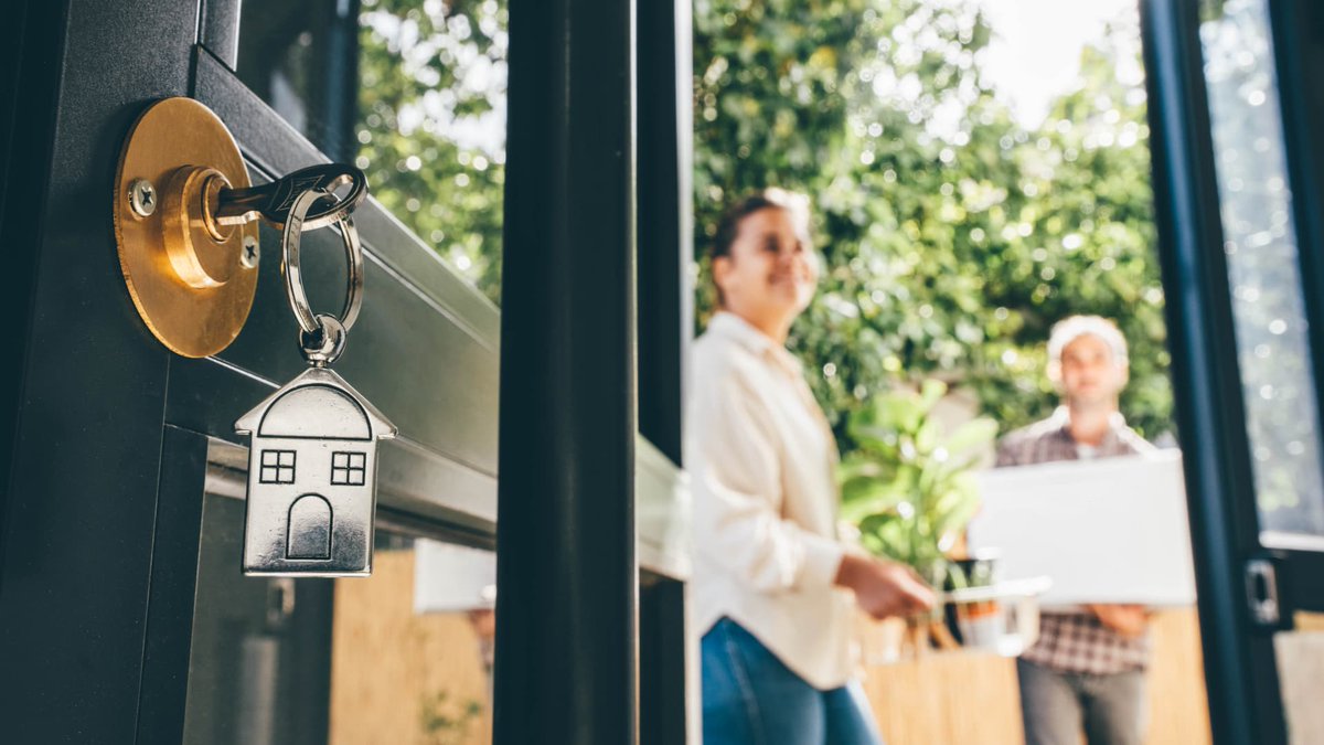 getaloan2day's tweet photo. You can't always refinance a mortgage to capitalize on lower rates: Here's when a lender may say 'no' https://t.co/ayqjmxgEK7 https://t.co/iI4PQySGTd