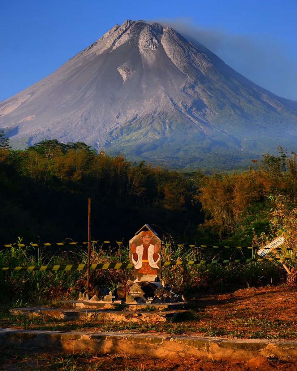 merapi_uncover's tweet photo. Pring Wali
Pring Wali adalah serumpun bambu peninggalan Kanjeng Sunan Kalijaga yang lokasinya berada di bagian barat Tunggul Arum yang sampai saat ini oleh masyarakat sekitar masih diyakini sebagai pring/bambu yang keramat.

📍Gubug Merapi Arum Sari
Tunggularum, Wonokerto,  Turi, Kabupaten Sleman, Daerah Istimewa Yogyakarta 55551

(Ngesti.jogja)