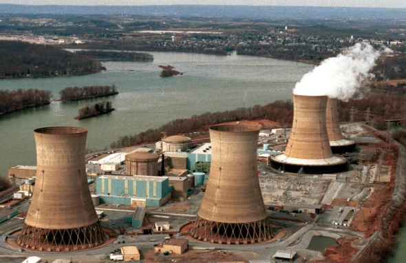 silentconv23245's tweet image. La compañía eléctrica #ConstellationEnergy anunció que planea reanudar las operaciones en la central #nuclear de #threemileisland para suministrar #energía a @Microsoft por 20 años. La central es célebre por la #fusión de uno de sus #reactores en 1979 ⚛️🇺🇸
www3.nhk.or.jp/nhkworld/es/ne…