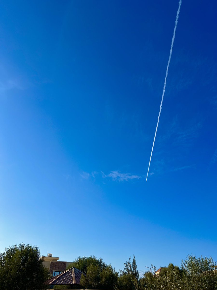 وَما تَنفَعُ الخَيلُ الكِرامُ وَلا القَنا
إِذا لَم يَكُن فَوقَ الكِرامِ كِرامُ