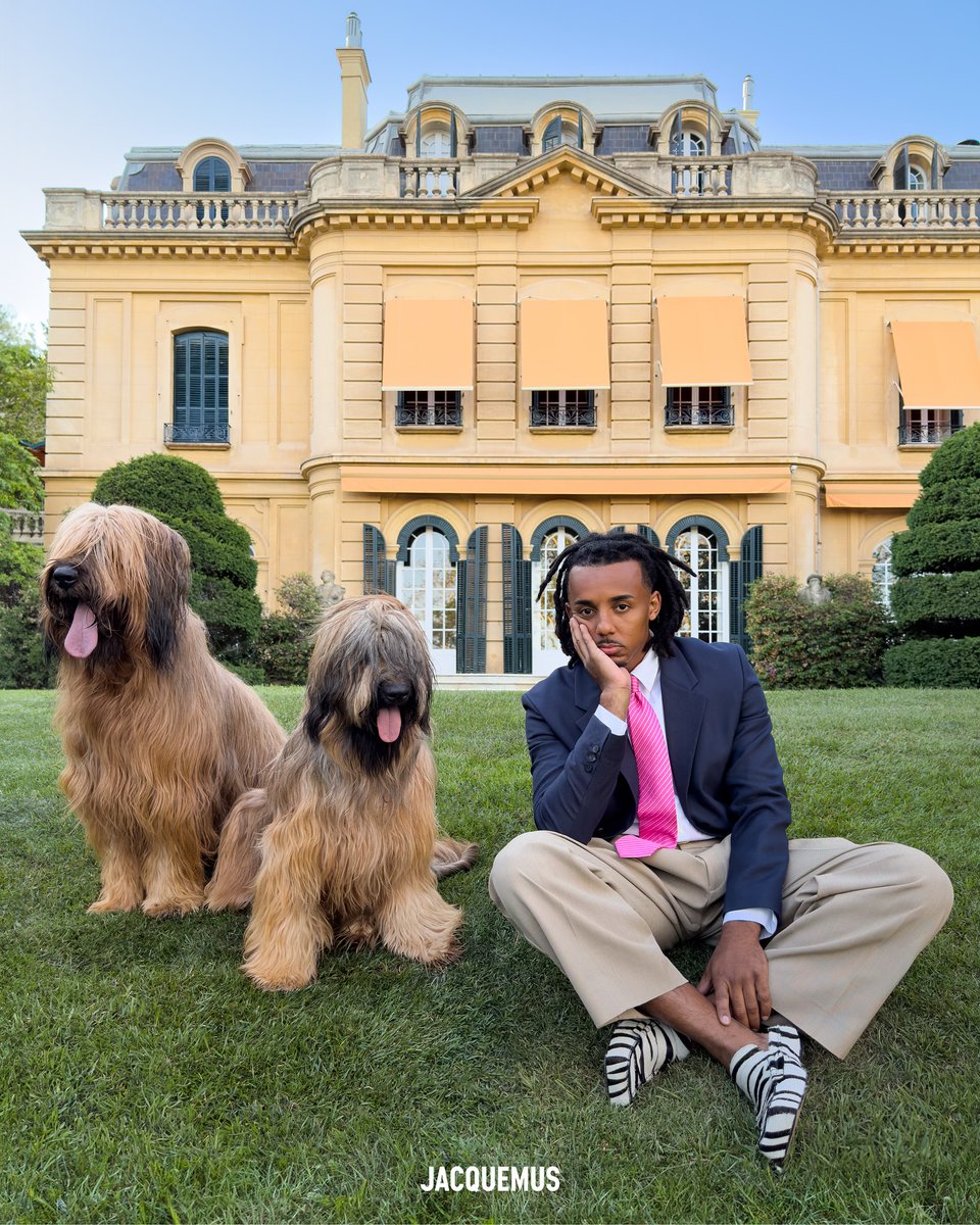 viewsfrance's tweet photo. Jules Koundé pour Jacquemus 📸

Photos : tomknel (IG) https://t.co/sKVet4cOOQ