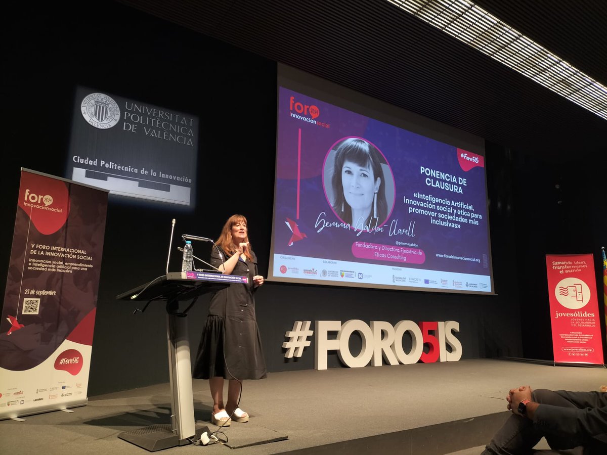 Incorporar la ética en el uso de #IA. Los datos nos pueden engañar. 
Las personas cambiamos. La identidad que reproduce la #IA no cambia, es siempre la misma. 
Exigimos más a un juguete que a una #IA.
#GemmaGaldón-Clavell 
#Foro5IS