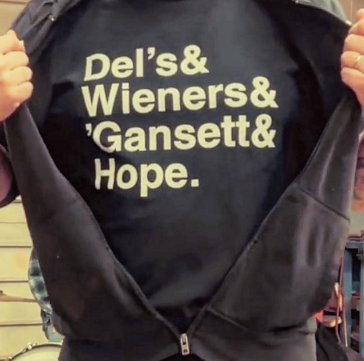 Gansettbeer's tweet photo. True Rhode Islanders know. Tag someone who needs this shirt⤵️⁠
⁠
📷️ @hifilowdowns 👕 by @hope.valley.handmade⁠
⁠
#rhodeisland #gansettbeer #dels #newengland #merch #hineighbor #beer #providence #narragansett #gansett https://t.co/lxLKHykVvs