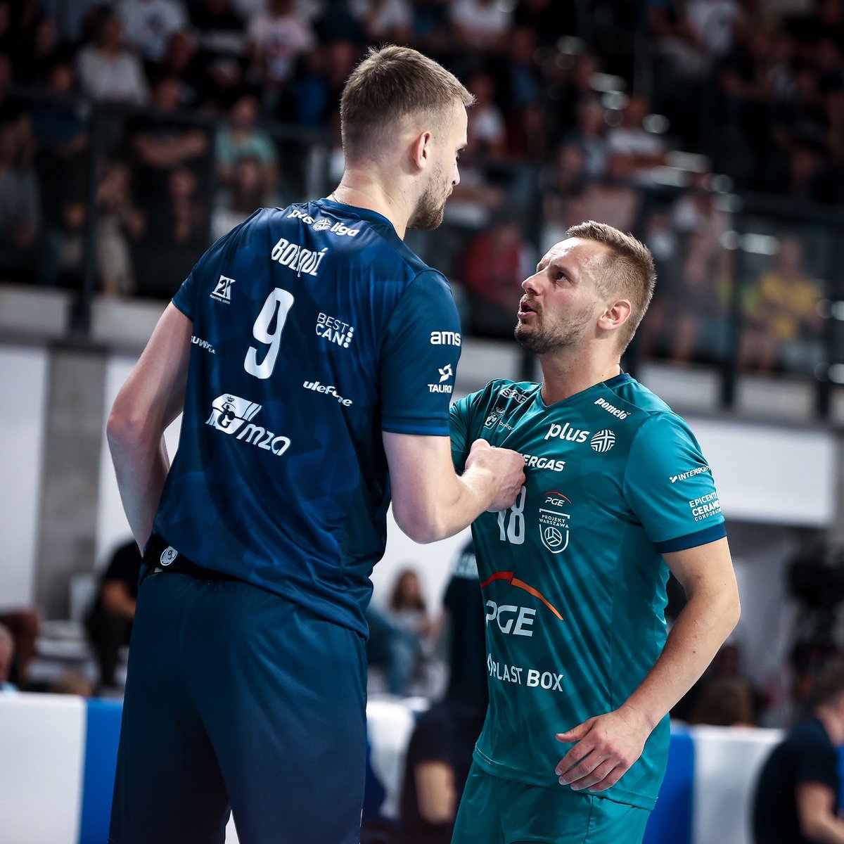 projektwarszawa's tweet photo. FORMA BOŁIEGO 🥵
#PlusLiga #BEDWAR https://t.co/uqECb9hsAO