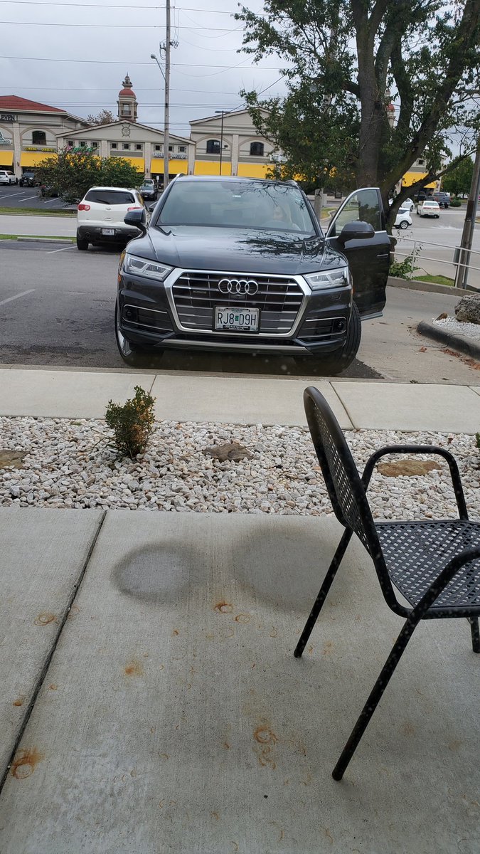m_syki's tweet image. Take all the parking you need. #entitled #stuckup #audi #rude #midwest