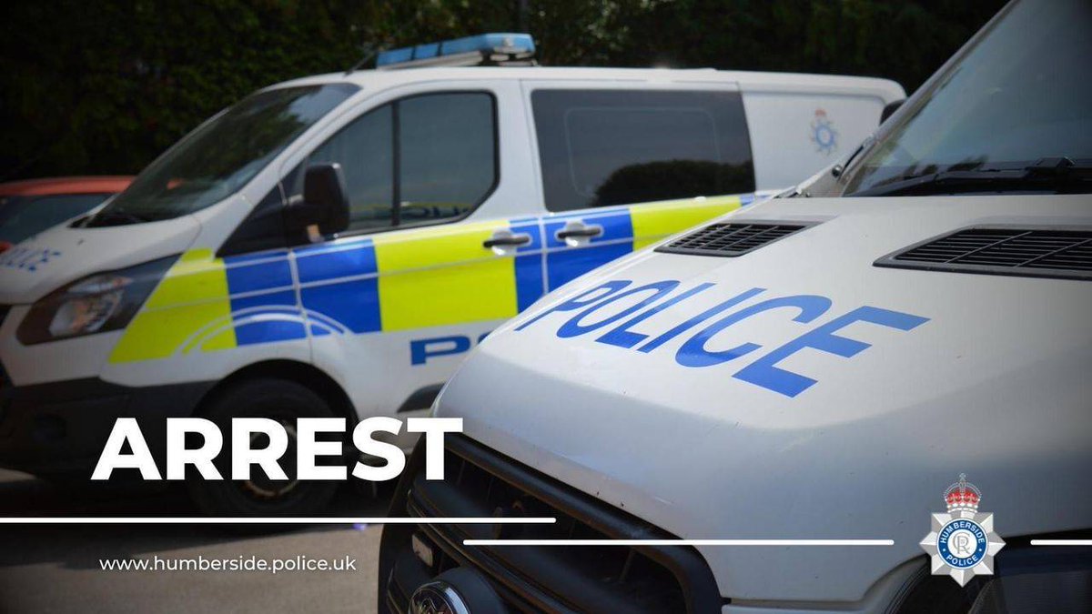 Humberbeat_NL's tweet photo. #FRODINGHAM
Local neighbourhood officers were out and about this afternoon, when they spotted a wanted male for several offences. After giving us the run around the male was arrested, he is now on his way to custody.
#notinourcommunity
#comerainorshine https://t.co/gGRj61NzlH