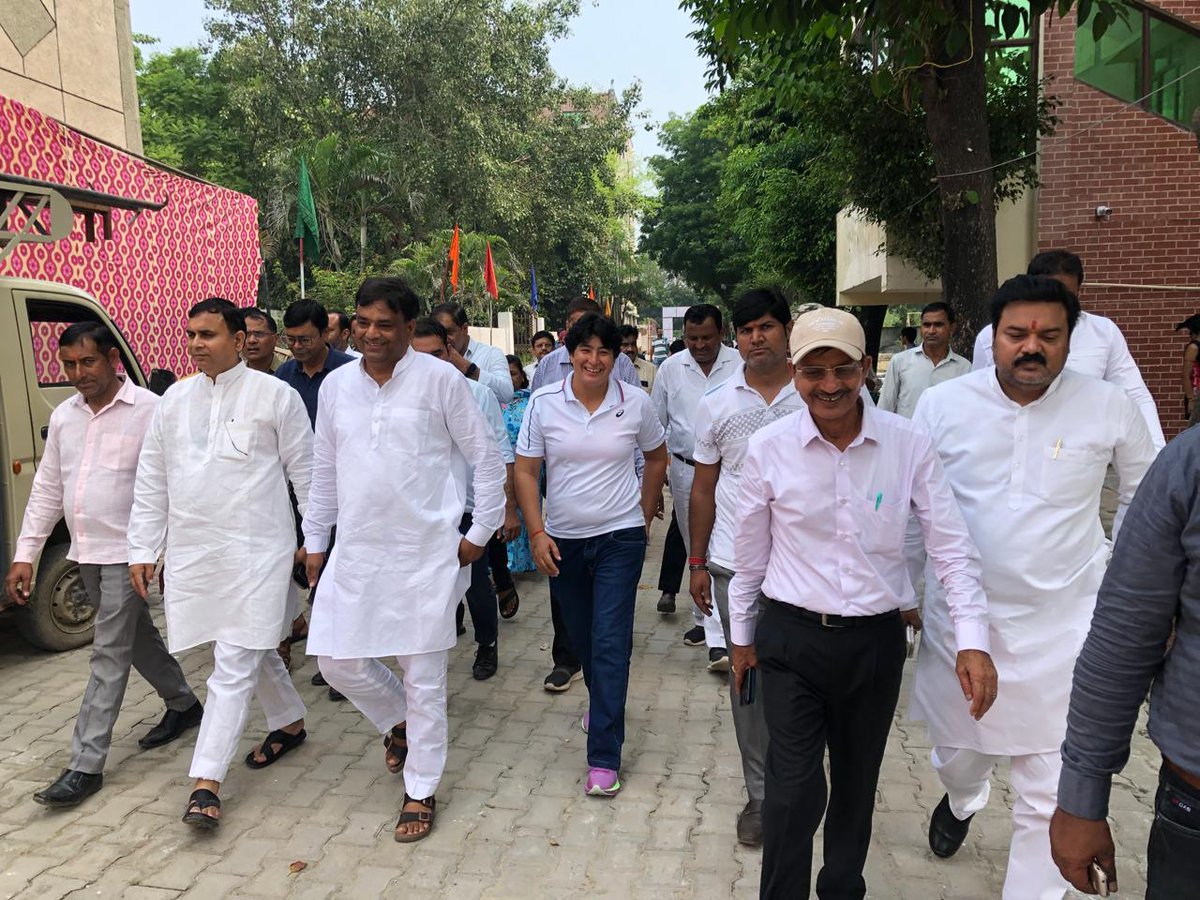 (सीबीएसई क्लस्टर गर्ल्स एथलेटिक मीट)
आर वी नॉर्थलैंड इंटरनेशनल"स्कूल में आयोजित  गर्ल्स एथलीट प्रतियोगिता में अतिथि के रूप में रहने का सौभाग्य प्राप्त हुआ।