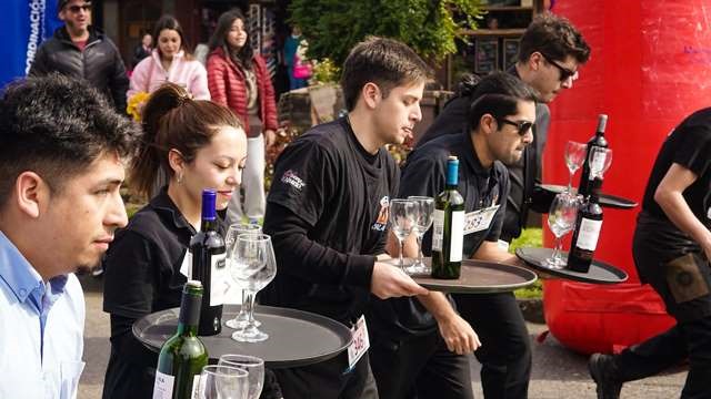 Garzones de Pucón se lucieron en carrera de Fiestas Patrias dlvr.it/TDb76B