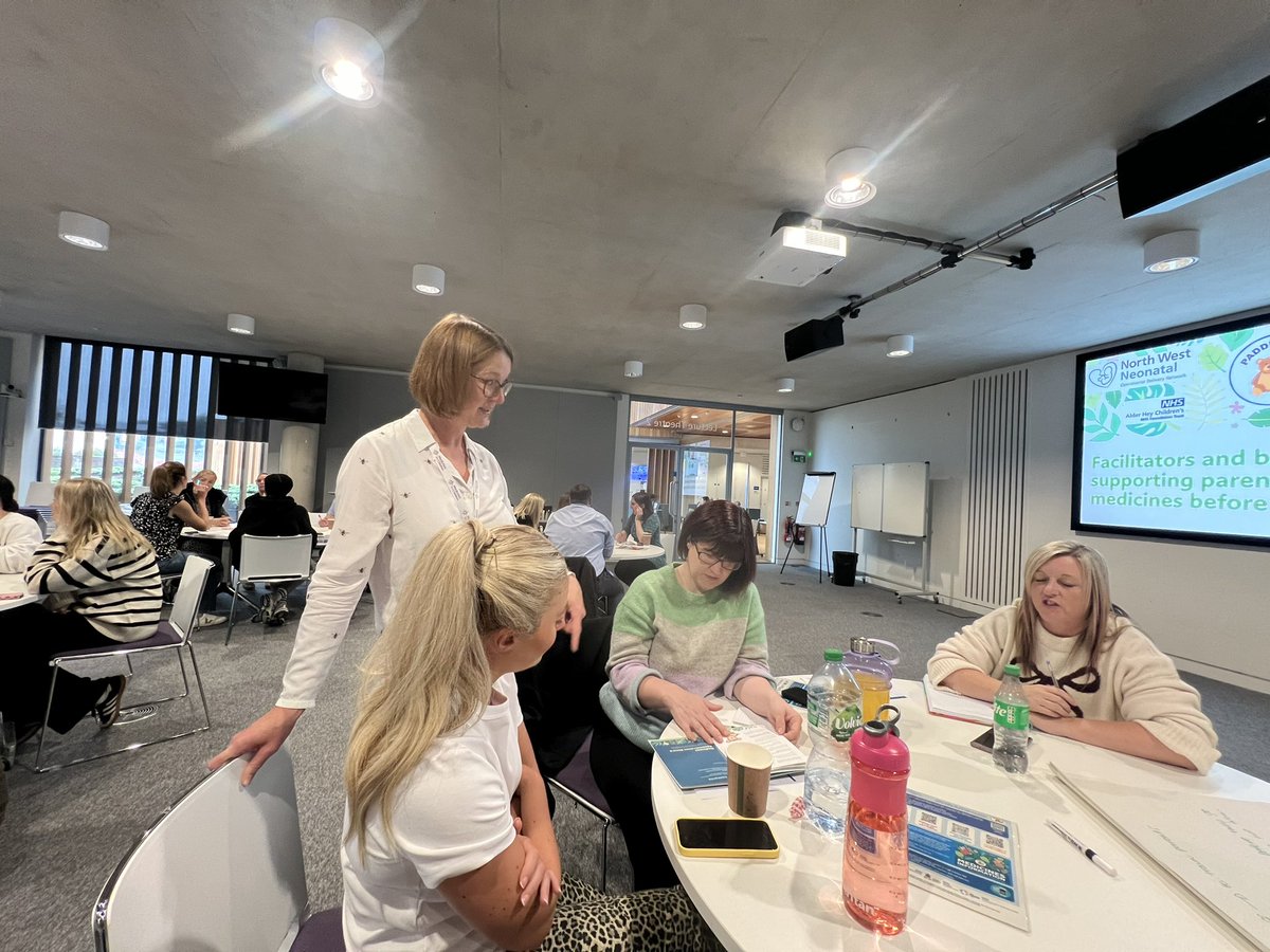 Aracelimgr's tweet photo. Had a great experience today chatting about @PaddingtonStudy! What a wonderful and lovely team @PMRUalderhey 😉👌🏻 https://t.co/tmR2h1XxND