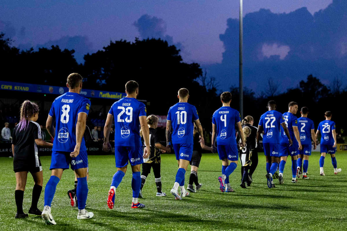 It's local derby day at the SDM Glass Stadium tomorrow as we take on Briton Ferry Llansawel.

So bring the noise, support the boys and play your part.

A reminder that once again kids go free with a full paying adult.

🎟️👉 ticketpass.org/event/EWZNHH/p…
