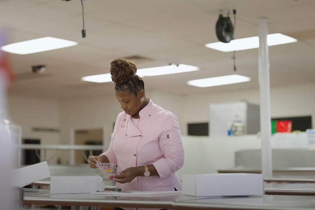 When Melanie Lewis started Perfect Piece Sweets Company, she knew everything about desserts, but not much about business. 

She reached out to Elevate Hennepin and found restaurant expert and business consultant Victor Jones.

elevatehennepin.org/stories/elevat…