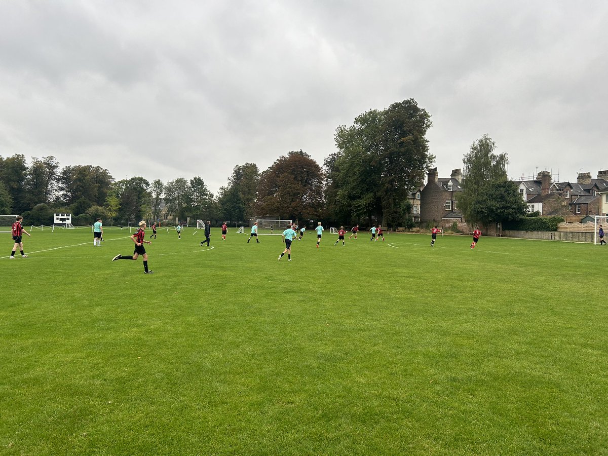 SHS_PeDept's tweet photo. A 3-2 win for the year 11 football team for their first game of the season. A few missing regular faces but the lads that stepped in did a fantastic job π #SHSPE #year11football https://t.co/NWxTPgCANA