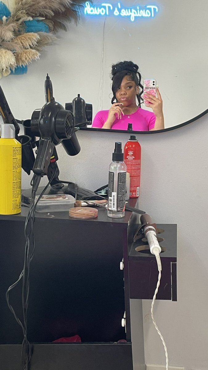 shanialachell's tweet photo. i need ms.tanique to touch my headdd!
#ineedmyhair #missmystylist #staydown. https://t.co/bKcTn8NO2N