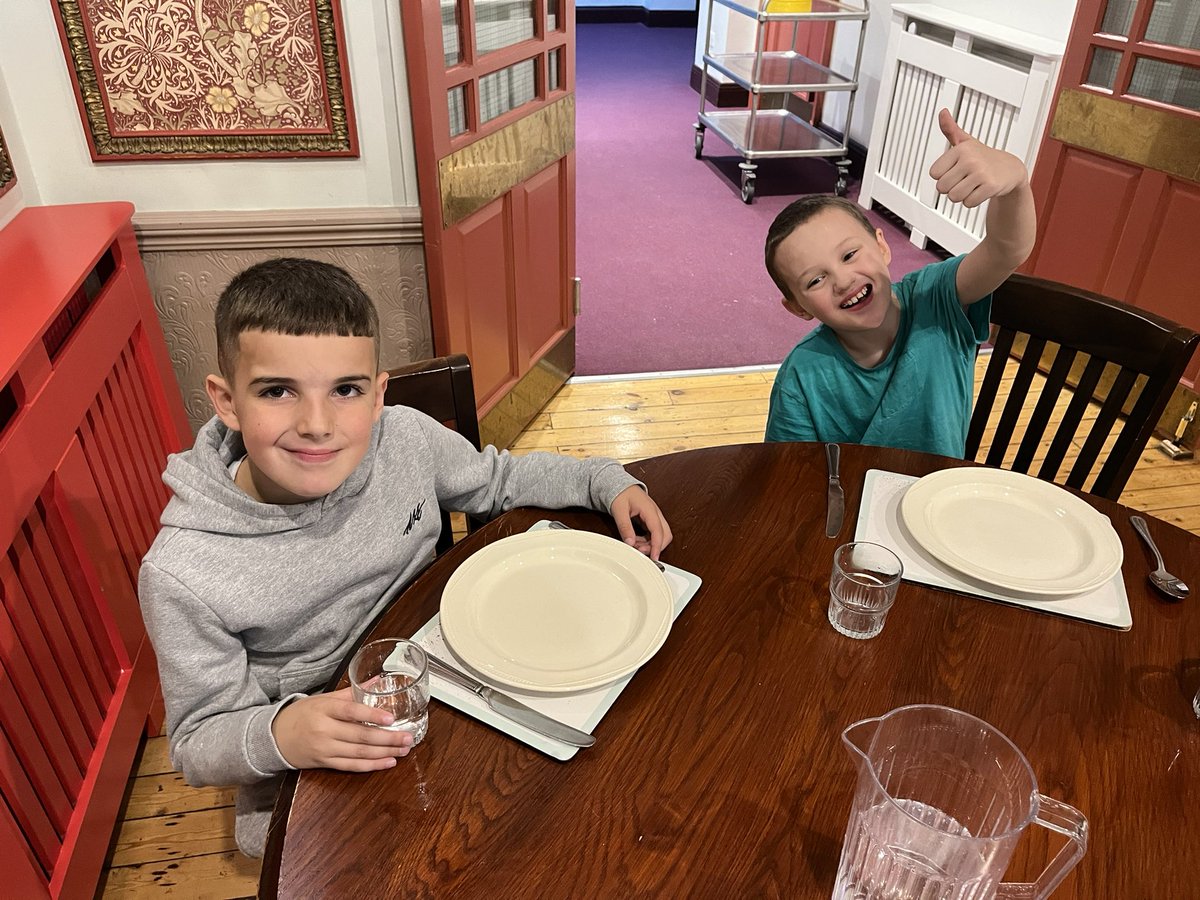 StBarnabas_news's tweet photo. It’s dinner time up in the lakes for our St Barnabas adventurers! Refuel and ready to roll. #PrimaryAdventure #DinnerInTheLakes #TimesToRemember https://t.co/Scztc57IqB