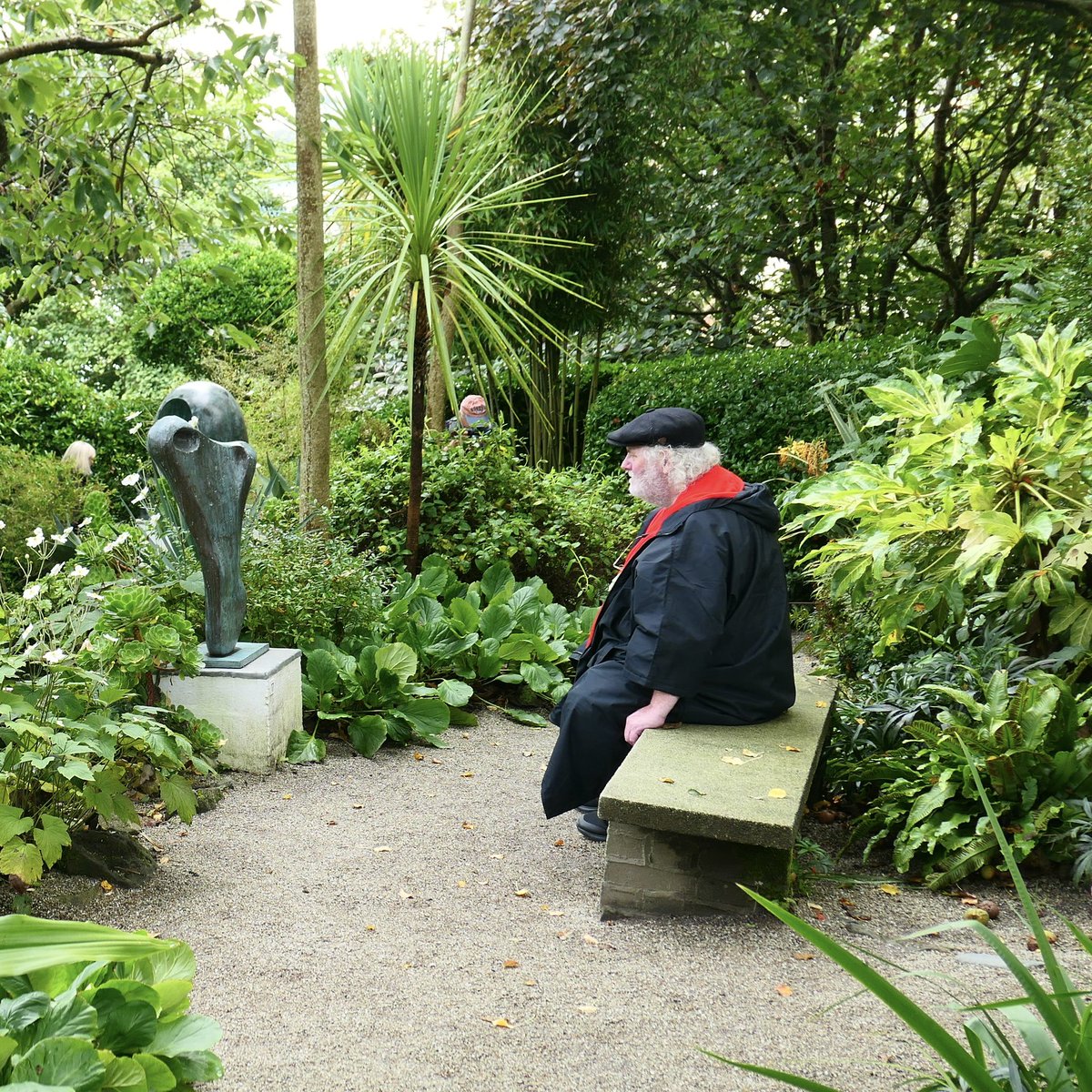 Snaps36920528's tweet photo. It’s only #barbarahepworth #StIves https://t.co/3XbYLm4l8S