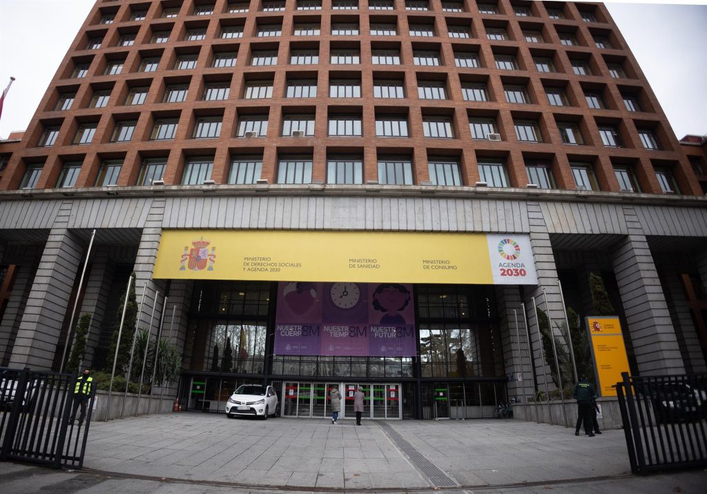 Sanidad se compromete al desarrollo “pleno” de las competencias gestoras de las enfermeras dlvr.it/TDb8kX