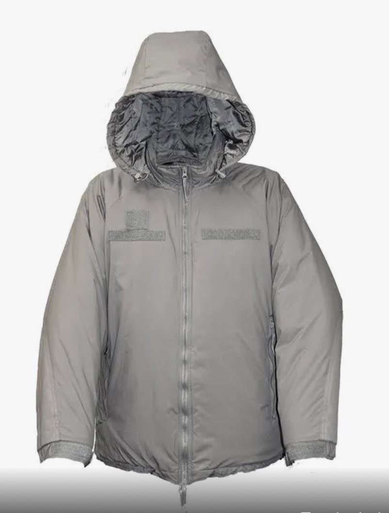 OakLeafDefense's tweet image. Let’s talk about cold weather. At the upcoming #futureforcesforum we will show the best in US #milspec cold weather clothing. Beginning with ECWCS (Extreme Cold Weather Clothing System) Gen III Level 7 Military Parka Jacket & Trousers. WARMTH lightweight and warm “Primaloft”…