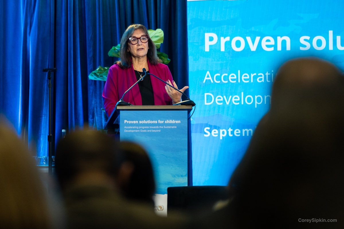 dubravkasuica's tweet image. From education to healthcare, investing in children is a #ProvenSolution to build inclusive &amp;amp; sustainable societies. 

Great to share the #EU perspective at the #ProvenSolutionsforChildren event &amp;amp; listen to @unicefchief, @mnsanzabaganwa , @Malala &amp;amp; other inspiring speakers!