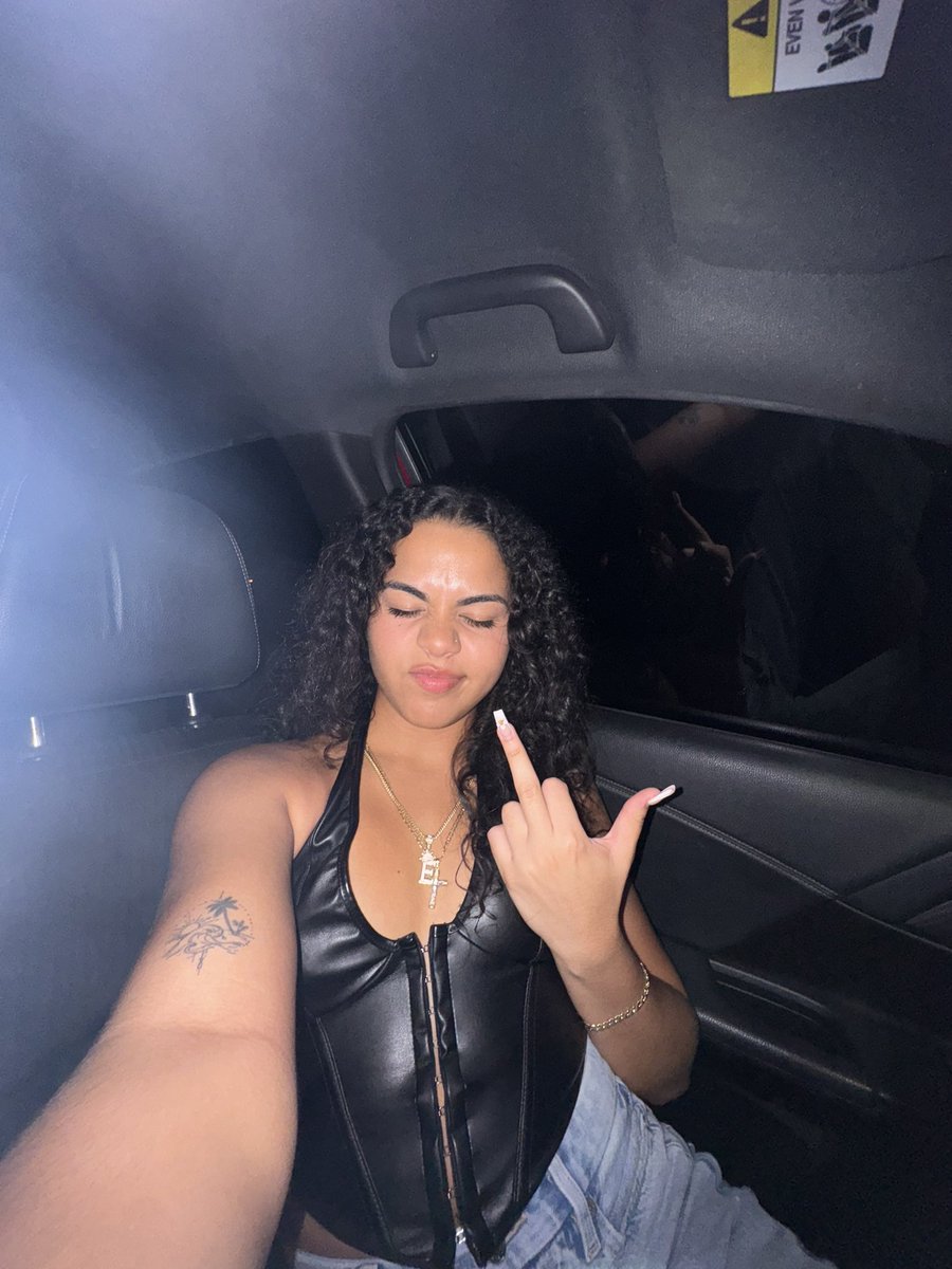 Diablo mamii, tú te vez ricota en cualquier outfit 🖤