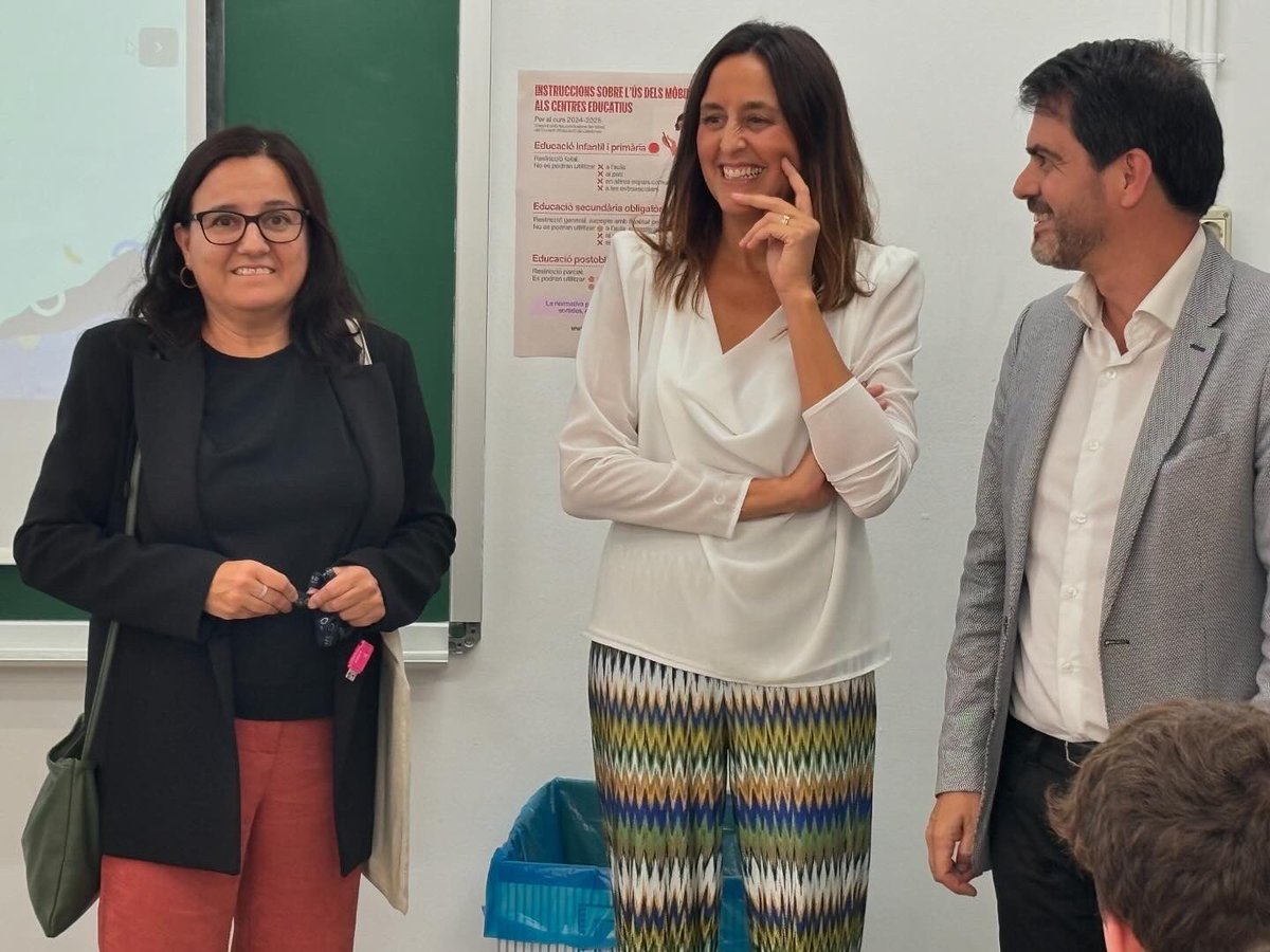 eniubo's tweet photo. Ha estat un plaer visitar #Igualada per assistir a l'inici de curs de l’Escola Oficial d'Idiomes. Juntament amb l'alcalde @marccastells hem desencallat el trasllat de l'EOI al nou edifici de La Teneria. Gràcies a la direcció del centre per la trobada. https://t.co/Qwh8poZCfl