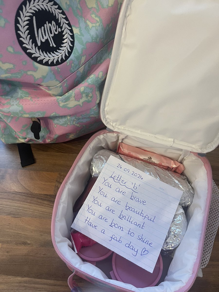 missdarby_'s tweet image. I’ve been putting these little notes in my daughters packed lunch. We started with little quotes - she acts like she’s not bothered but then last night she said “why don’t you do the alphabet for my notes this week?” so that’s what we’ve done! 🥰🥰