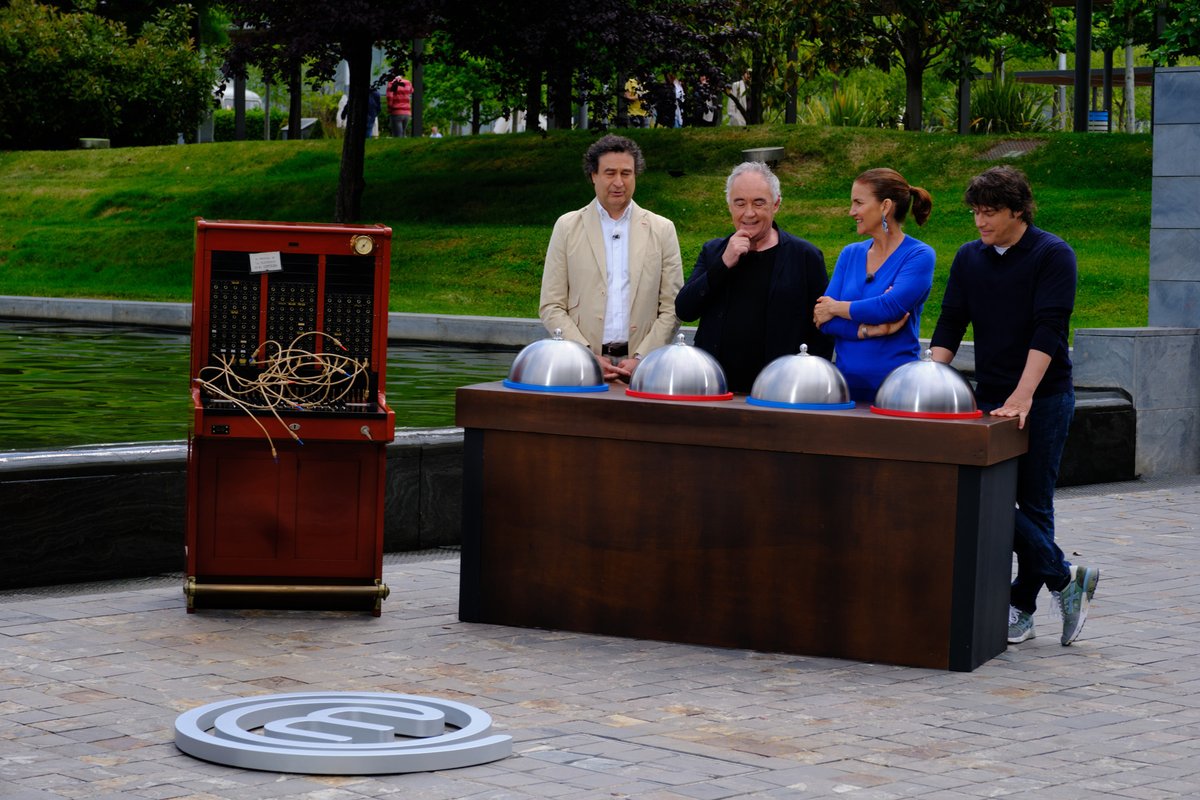 Esta noche en #MCCelebrity los aspirantes deberán localizar una serie de ingredientes, prepararán en <a href="/Telefonica/">Telefónica</a> platos diseñados por <a href="/ferranadria/">Ferran Adrià</a> y visita de <a href="/terremotovedete/">La Terre</a> #JuanmaCastaño <a href="/ChefJaviEstevez/">ChefJaviEstevez</a> @samyamchef12 <a href="/albertomchef12/">Alberto</a> <a href="/AitanaMChef7/">Aitana MasterChef 7</a> y <a href="/mercemchef11/">Merce MasterChef 11</a>