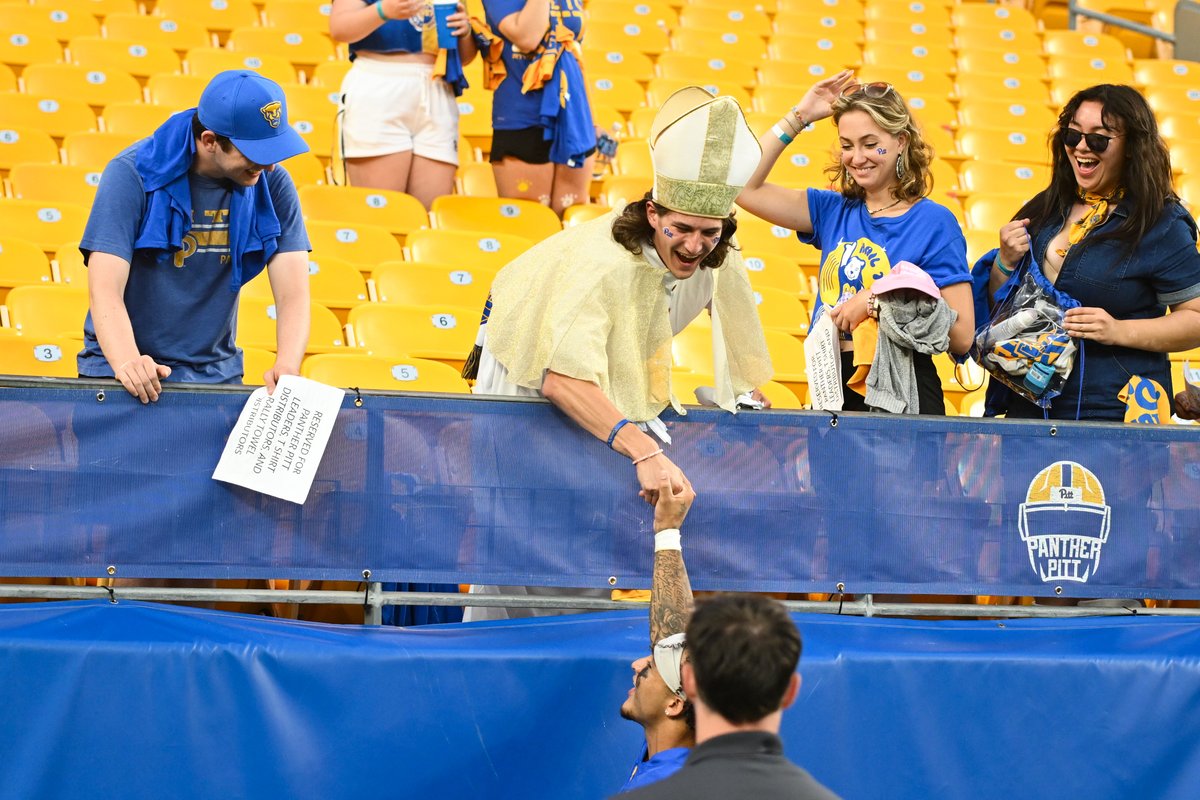E97Big's tweet photo. HAPPY VICTORY MONDAY!

Pitt Pope II remains undefeated for another two weeks. This is the first time the team has gone 4-0 in nonconference games and the first time it has gone 4-0 since 2000. https://t.co/0jHAni65Xe