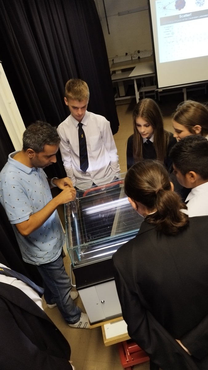 SamWhitAcademy's tweet photo. SWA students rocked the Physics at Work Exhibition at Cavendish Lab, Cambridge University!
Top of the leaderboard and keenly engaged - well done all! ππ¬
#PhysicsAtWork #CavendishLab #SWAOpportunities @OxfordPhysics https://t.co/9uHwenhl2T
