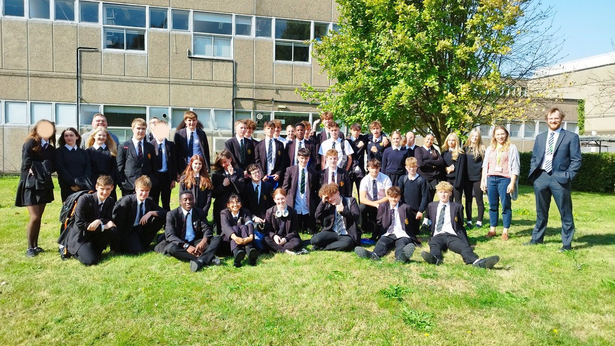SamWhitAcademy's tweet photo. SWA students rocked the Physics at Work Exhibition at Cavendish Lab, Cambridge University!
Top of the leaderboard and keenly engaged - well done all! ππ¬
#PhysicsAtWork #CavendishLab #SWAOpportunities @OxfordPhysics https://t.co/9uHwenhl2T