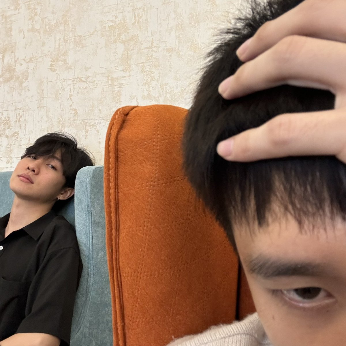anotherboytj23's tweet photo. แทททูวและคุณอารันมาส่งทุกคนเข้านอนหลังจากดู EP3 จบ ฝันดีค้าบ 🌨️🫧🖤 #JACKANDJOKEREP3 https://t.co/fpjptWbK9V