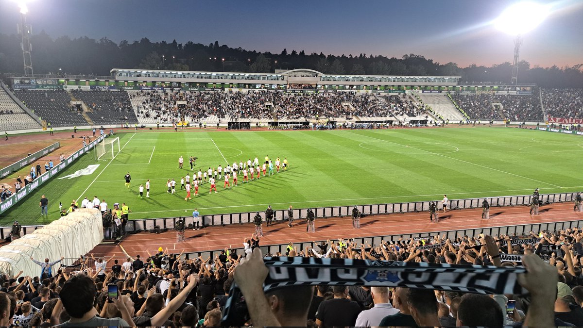MarkovicNeb's tweet image. Belgrade's 174th Eternal derby about to start as Partizan host Red Star.