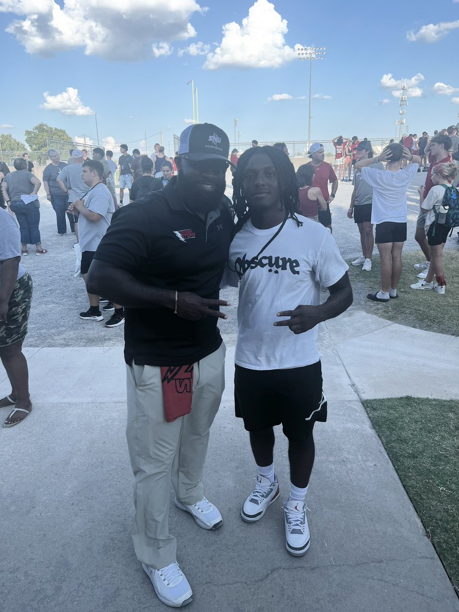 Had a great time at <a href="/SNUFootball/">SNU Football</a>  Thanks <a href="/Datcoachwest/">Datcoachwest</a> for having me out #BoltsUp