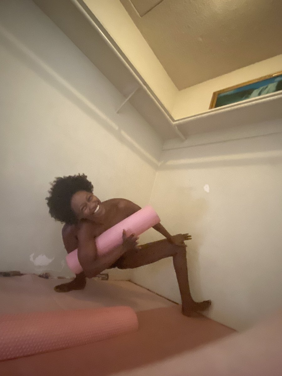 ChefBeLive's tweet photo. We turned an old closet into #akNewTara 😛 #Tantra warm yoga ☯️ balancing room! ✨ It’s glorious ! 

Next, we turn the grass in our backyard into a warm mineral rich in-ground pool ♨️ https://t.co/OTOmgAkQey