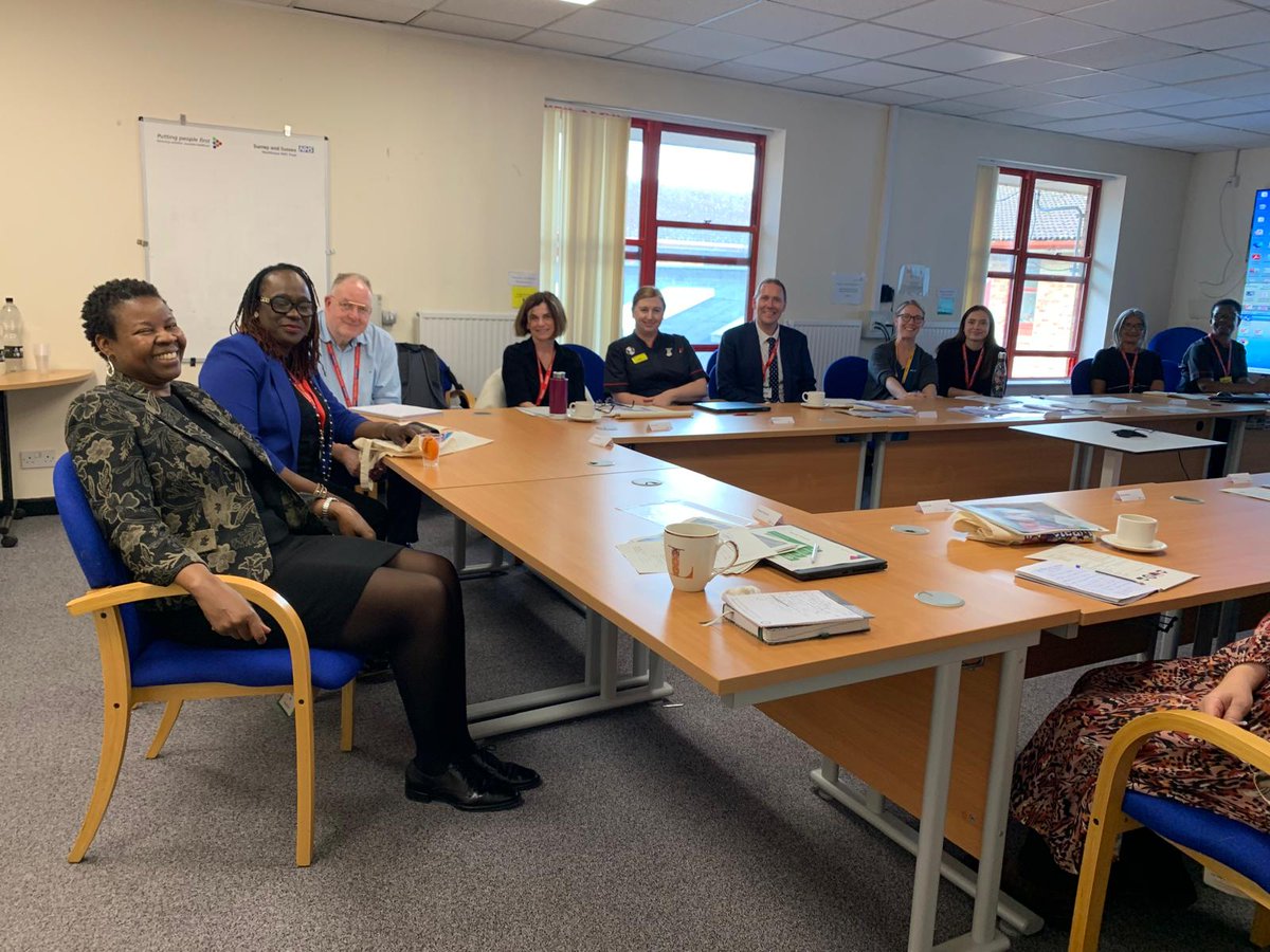 Rowley3Steven's tweet photo. A fantastic visit to @sashnhs @liznyawade1 with @RonkeAkerele @NHSHEE_SEast @NHSSussex @SurreyHeartland to hear how they have started to embed the People Promise Exemplar Programme into their Trust- amazing work to help retain their workforce https://t.co/ywNPy0LXMK
