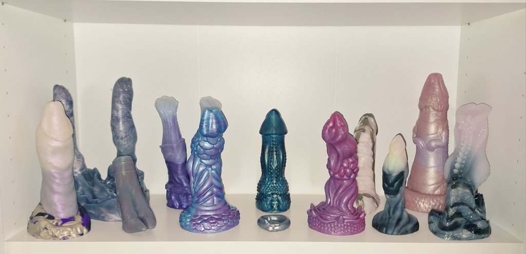 Next shelf 💜

Snep &amp; Meng: <a href="/bad_dragon/">Bad Dragon</a>
2i1f: <a href="/_organic_robot/">the Organic Robot's Silicone Shop</a>
Keeper's Hoof &amp; Ouroboros: <a href="/Twilight_Meadow/">Twilight Meadow Creations DROP May 29</a> 
War God's Blade: <a href="/LootCaveToys/">Loot Cave Toys</a>
Merman &amp; Demon Lord: fantasydildos.co.uk
Sirrush: <a href="/FieryFaerieToys/">FieryFaerie</a>
Yule Log: <a href="/BattyBits/">Bat Bites Toys</a>
Deelit: <a href="/strangebedfella/">Strange Bedfellas, Next Drop Date in Bio 💜💚</a>
Volente: <a href="/DreadTheEmpire/">Dread The Empire</a>