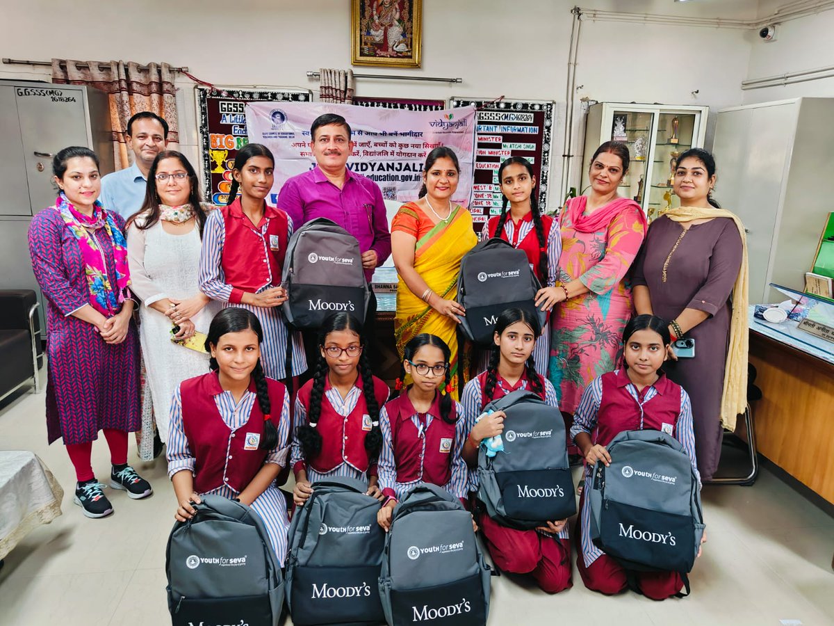 DurccWestb's tweet photo. Vidyanjali Activity for M/o of Sep 24 Name of Volunteer : Youth for Seva Name of Activity: School Bag Class - VIII-IX
Student impact 50
School- GGSSS, Mohan Garden ID 1618264
UDISE NO: 07070112501
Distt: West B, HOS Ms Bhawna Sagar I/c Madhulika CRCC Jigyasa DURCC Mr B. B. Arya https://t.co/jygxUMG1yD