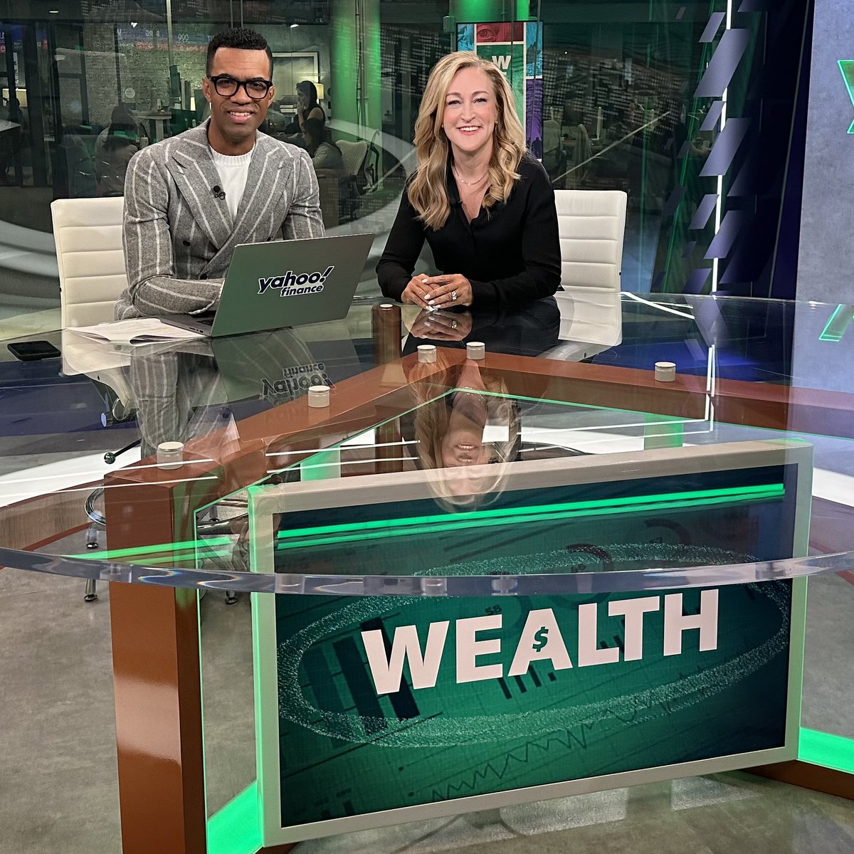 megan_e_gorman's tweet photo. Thrilled to appear on @YahooFinance Wealth! with @thebradsmith to talk about my new book “All The Presidents’ Money” - out tomorrow! https://t.co/trB2MNRufi