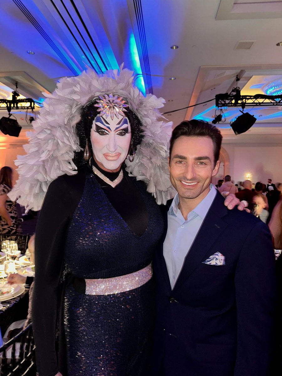 Wonderful night at the <a href="/SFAIDSFound/">San Francisco AIDS Foundation</a> Tribute Gala! <a href="/reggieaqui/">Reggie Aqui</a> <a href="/dirtrabbit/">Michael Kuehl</a> <a href="/ScottNevins/">Scott Nevins</a> and more!