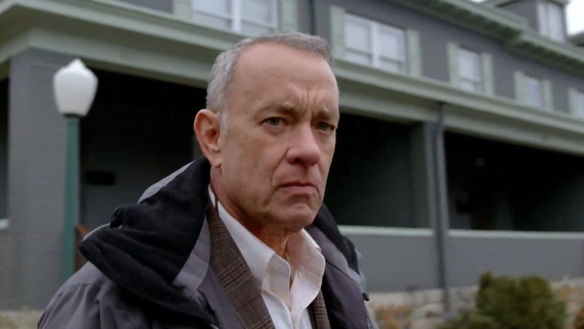 VerduCinema's tweet photo. Aunque lo mejor de #Elpeorvecinodelmundo es siempre #TomHanks, un pedazo de actor que siempre nos regala grandes personajes y películas. Es cierto que en ésta es un personaje que ya nos tiene muy acostumbrado y es posible que esté encasillado en hombre bueno, pero a mi me encanta https://t.co/ac5j3TgzMb