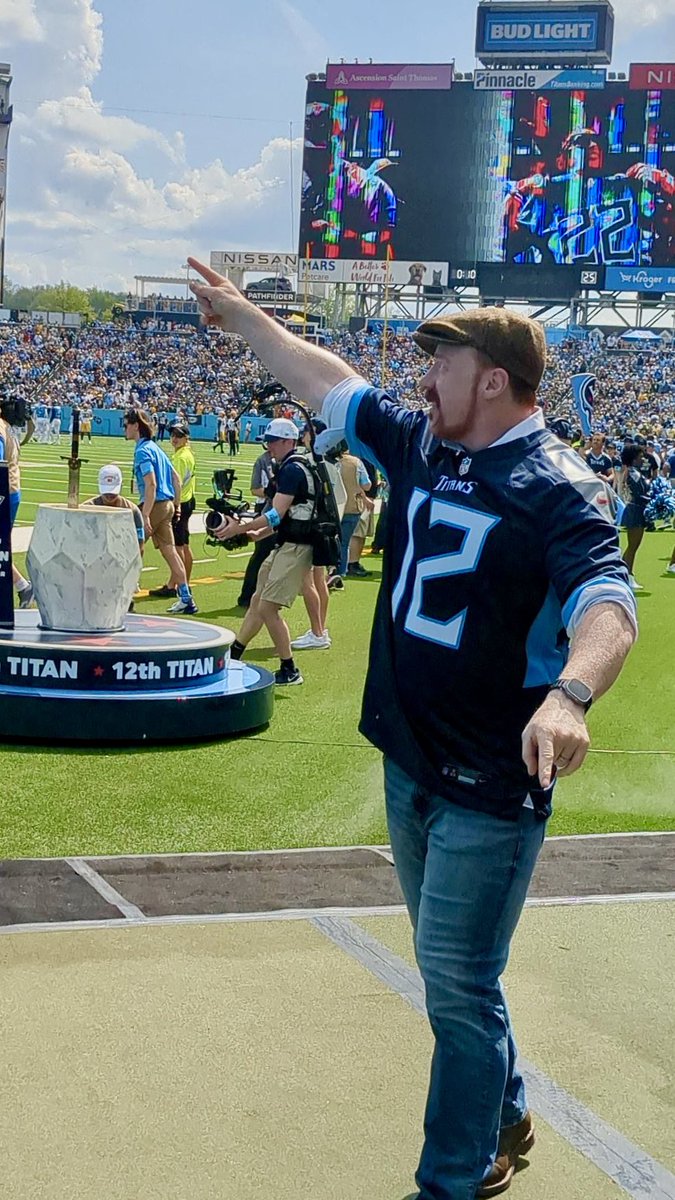 SFarrellyPro's tweet photo. Thank you Tennessee Titans for the honour of making me the 12th man yesterday #TitanUp 👊🏻 https://t.co/DVZseAzpWh