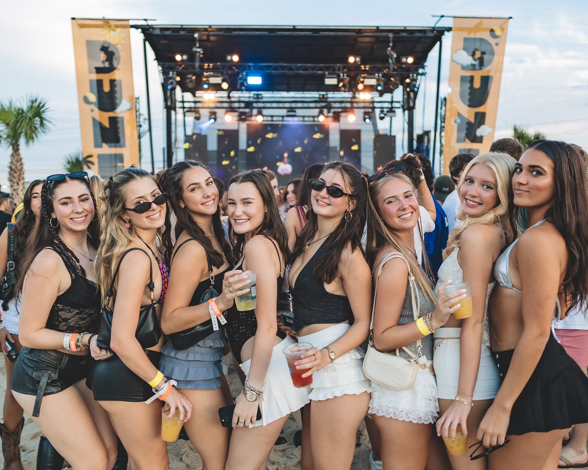 Dunemusicfest's tweet photo. DUNE pics are HERE! Relive your magical day in the sand with the full recap album on our Facebook page! Until next time! 😎

📸: @WhitnessThis https://t.co/7FwyoLrIsS