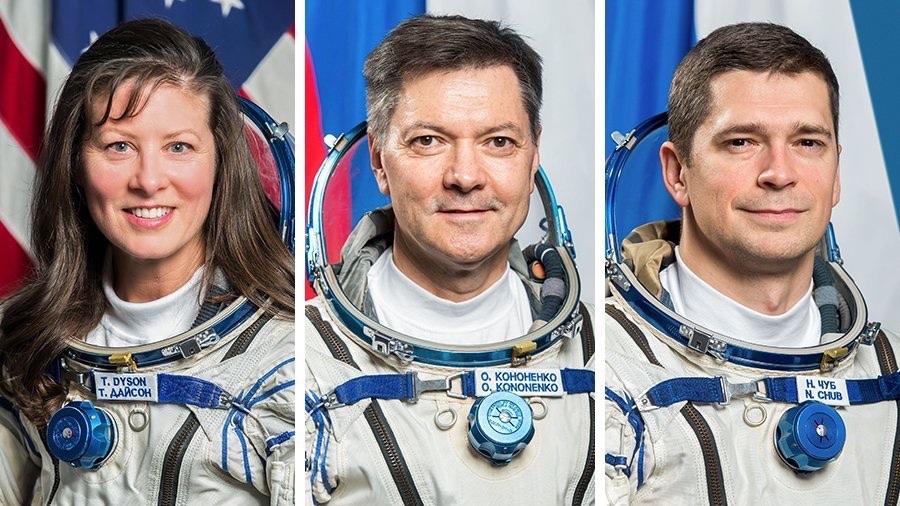Txifliti's tweet photo. Irudian #Starhip #IFT4 hegaldi-probako #B11 #SuperHeavy-aren hondarrak itsas hondotik ateratak.
#SoyuzMS25 misioa, Nazioarteko Espazio Estaziotik bereizi eta iada lurreratu dira.
Badirudi #IFT5-ko #B12 eta #S30 #Starship-aren pizte estatiko bat egingo dela gaur.
#Espazioa https://t.co/pFkw4N9n8n