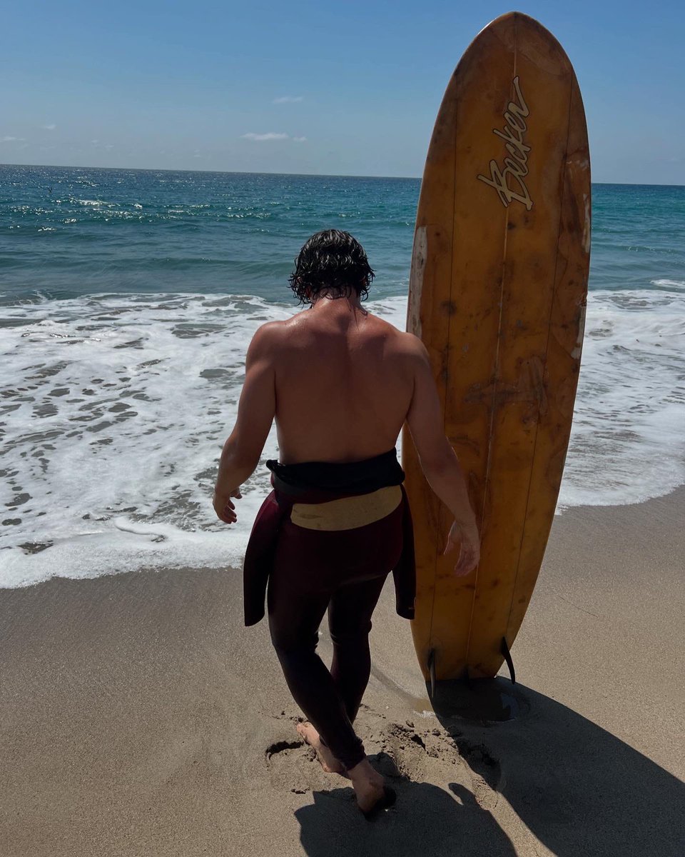 HayesGrier's tweet photo. Surfs up 🏄🏻‍♂️ https://t.co/WnPb62C5ba