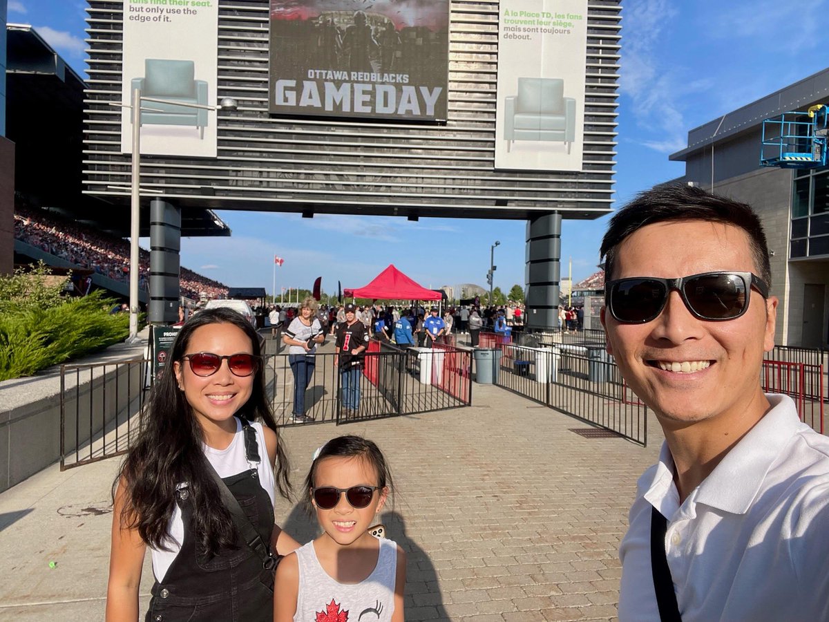PrincePeaceOCSB's tweet photo. Enjoying game day with the @OttawaRedBlacks thanks to our partnership with @kidsupfrontott. ❤️🖤 #kidsUpFront #goRedBlacks #ocsbBeCommunity https://t.co/FB6FTO6T6f