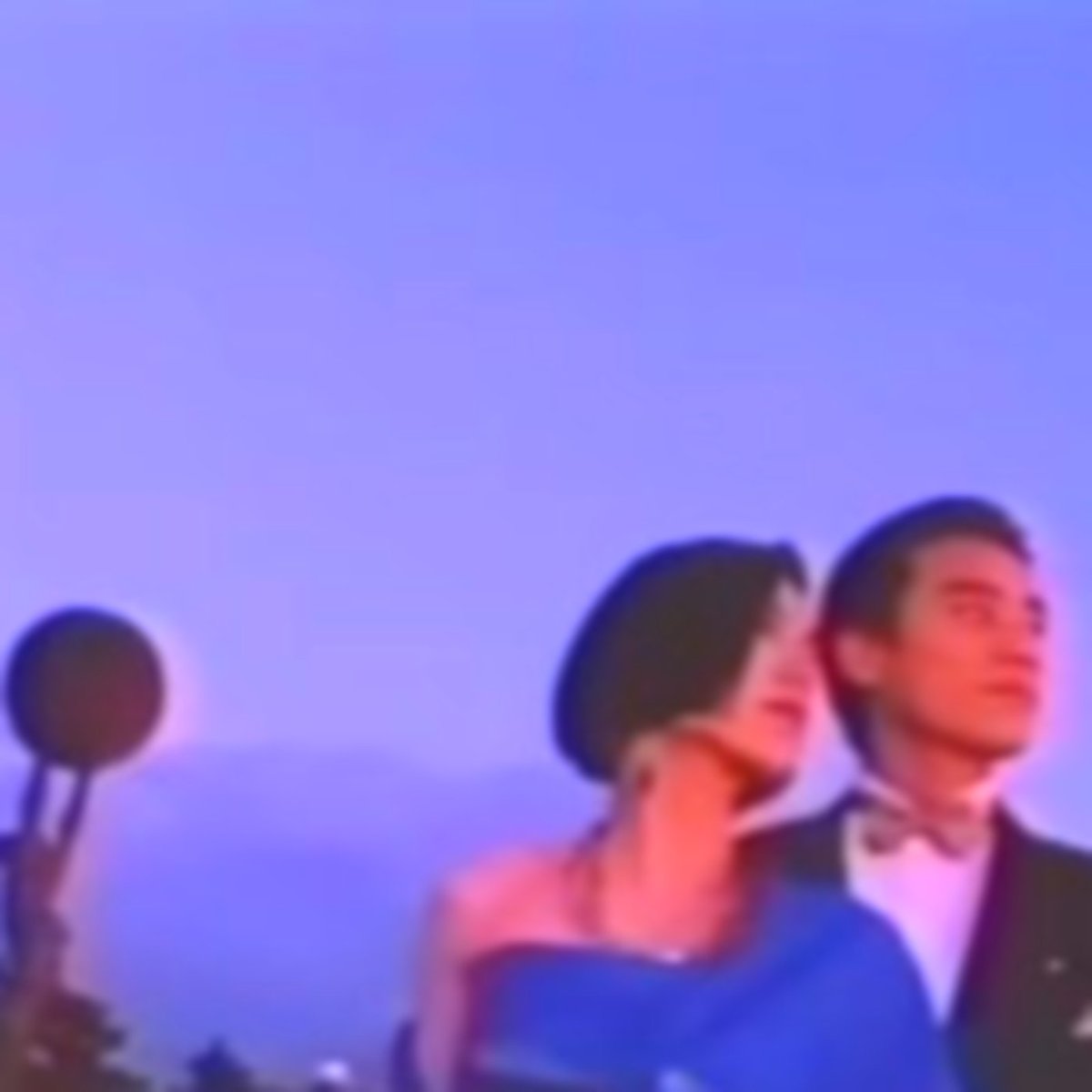 Glamour Girl:
virtualrealitydeluxe.bandcamp.com/album/glamour-…