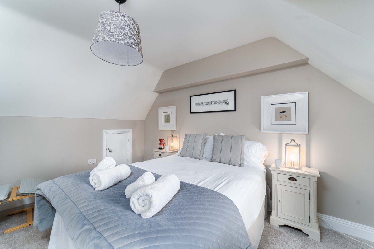CornishEscapes_'s tweet photo. 💙 Escape of the week 💙Merlins is a stunning five bedroom property nestled in Lelant, close to the beautiful sands of Porthkidney. https://t.co/0W7yYZRGug https://t.co/7WqkfbG6vk